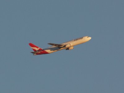 Qantas 767 flying into the sun