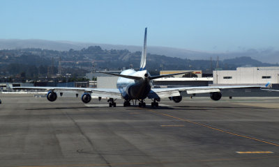 Rear end of a United 747 at SFO