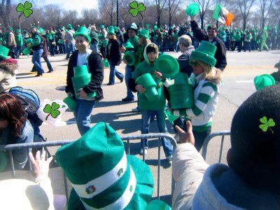 smiling  shamrocksss COLOR chicago's windy world with lyricALLL love!!! :):):)