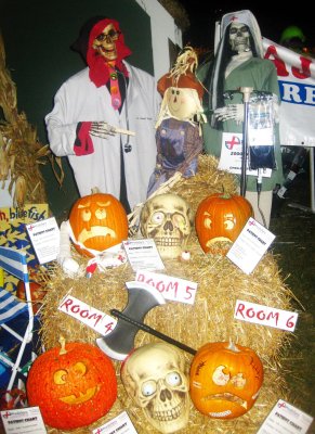 St. Charles ScarecrowFEST GIFTS ROCKTOBER ZEST 2010!!! :):):):)