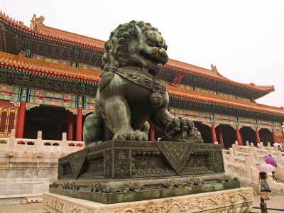 Bronze Lion Guarding Gate of Supreme Harmony