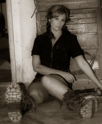 LisaDon101monochrome.jpg