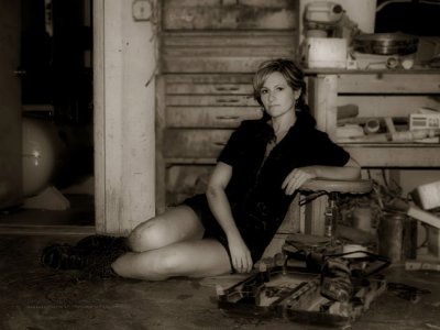 LisaDon112-monochromeweb.jpg