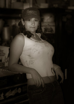 LisaDon120monochrome.jpg