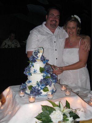 29 cutting the cake.jpg