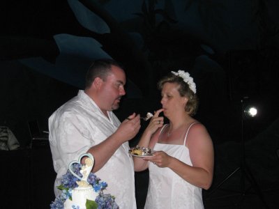 32 groom feeds the bride.jpg