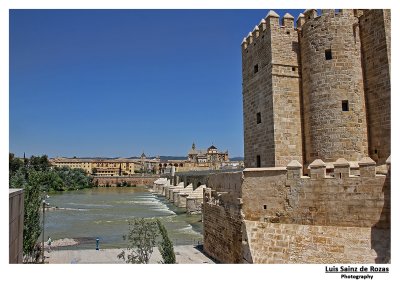 Puente Romano y Torre de la Calahorra