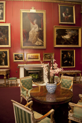 the picture gallery room
