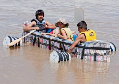 Raft made with recycled plastic bottles and aluminim cans