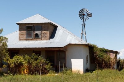 Abandoned farm house near Roy, NM