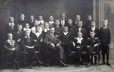 Johannes Roelof Leferink standing  right side of picture