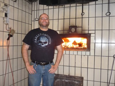 Me at the oven i desided to not shave on blove leave.