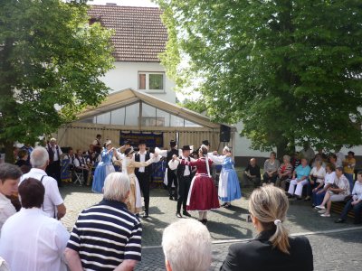 These are the Hungarian dancers that come to the fest every year