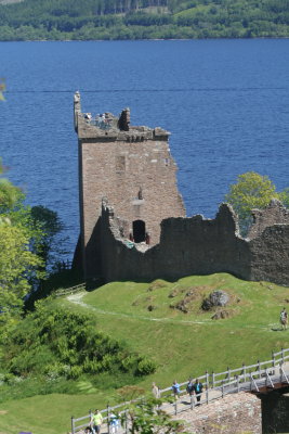 urquhart castle1.jpg