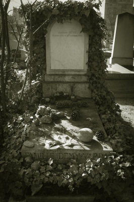 SUR LA TOMBE DE JACQUES DEMY CIMETIERE MONTPARNASSE