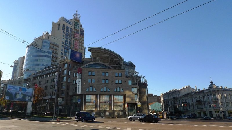 Corner of Shevchenko Boulevard and Saksaganskogo str.