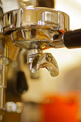 Portafilter with twin spout