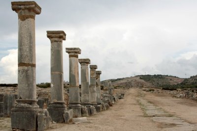 Volubilis_decumanus maximus