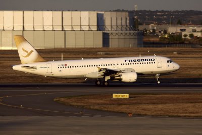 FHY_A320-214_4207_TCFBH