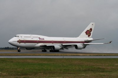 B747-4D7_HSTGT_THA