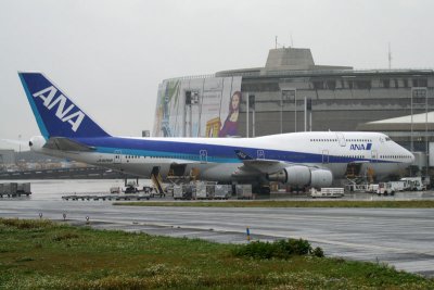 B747-481_JA8098_ANA