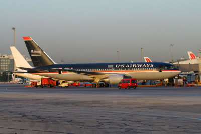 B767-201ERN648US_USA_801.jpg