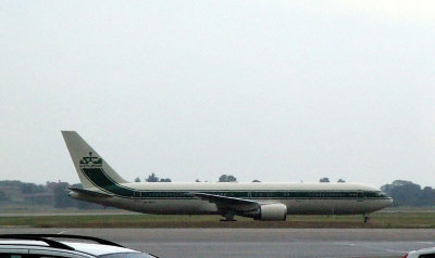 B767-3P6ER_HZWBT3_101.jpg