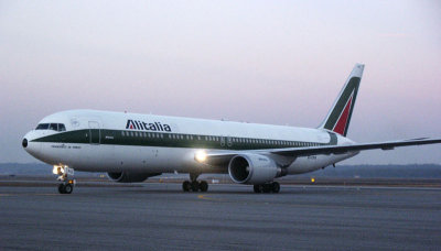 B767-3Q8ER_EICRO_AZA_101.jpg