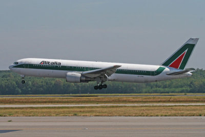 B767-31BER_EICRD_AZA_901.jpg