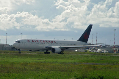 B767-35HER_CGHLK_ACA_601.jpg