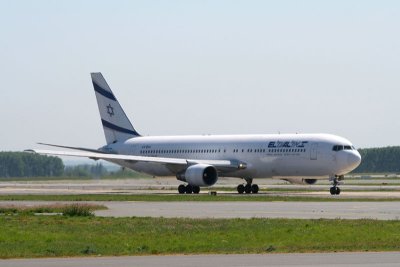 B767-330ER_4XEAJ_ELY_901.jpg