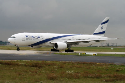 B777-258ER_4XECB_ELY_901.jpg