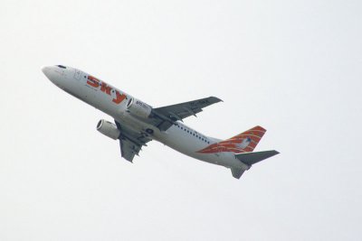 B737-4Q8-_TCSKE_SHY_501.jpg