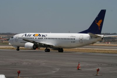 B737-4S3_EIDFF_ADH_902.jpg