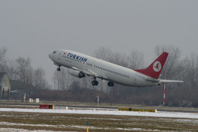 B737-4Y0_TCJEY_THY_702.jpg