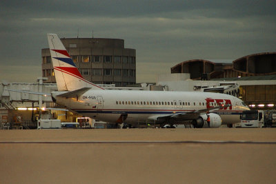 B737-45S_OKFGS_CSA