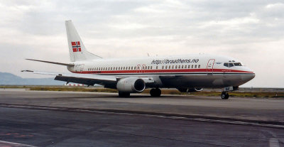 B737-405_LNBUF_BRA