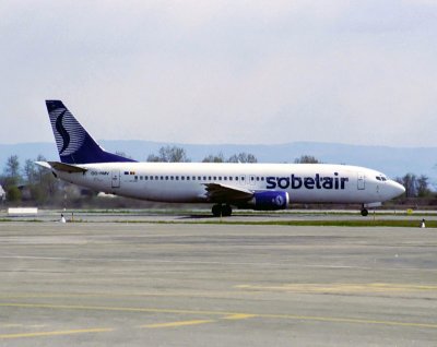 B737-408_OORMV_SLR