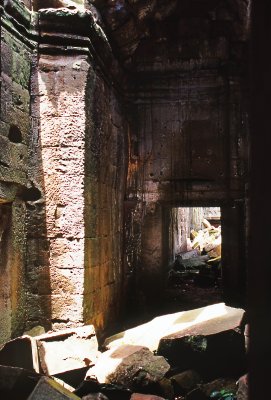 light shaft, Angkor Wat