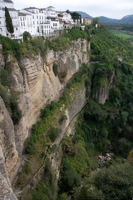 On the edge of the gorge 2