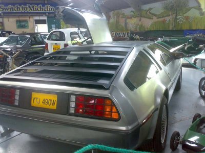 DeLorean, rear