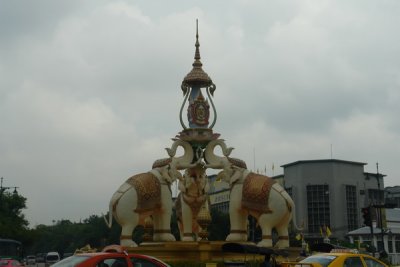 Elephant traffic circle monument