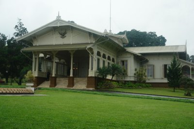 Cipanas - house again, after VP and army has left