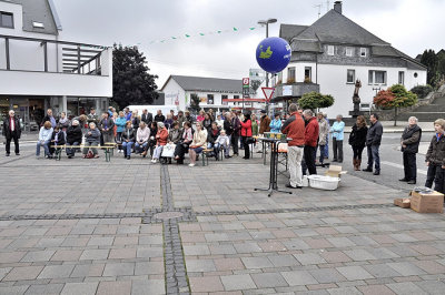 20120922121024-Pb.jpg