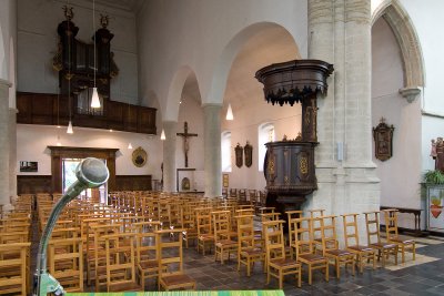 Interieur gezien vanaf het koor
