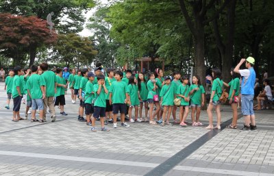 Kids lining up for the NSeoul Tower