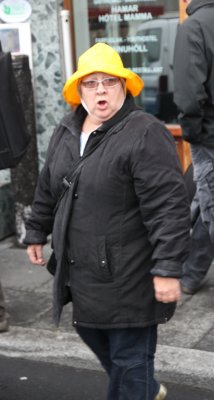 Vestmannaeyjabær. Angry local woman