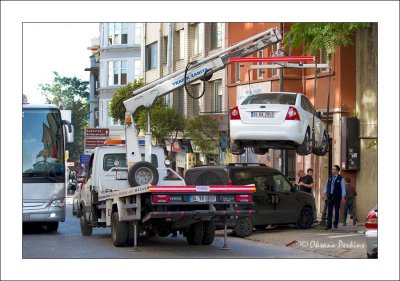 Car-tow-crane.jpg