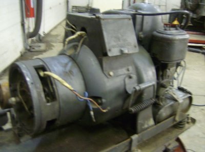 Signal corps power unit PU-6/TPS-1 left back
