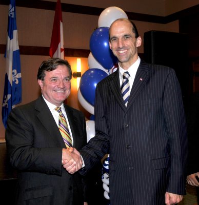 Steven Blaney, député de Lévis-Bellechasse et le ministre des finances M. Jim Flaherty